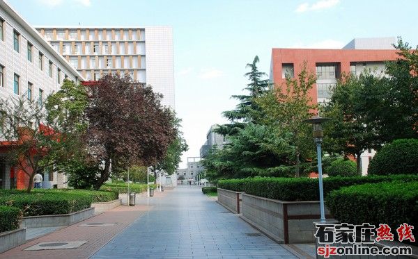 保定電力職業(yè)技術(shù)學(xué)院校園風景