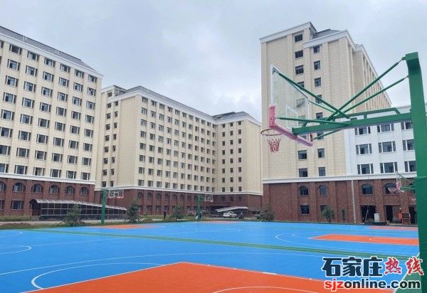 石家莊東華鐵路學(xué)?；@球場(chǎng)